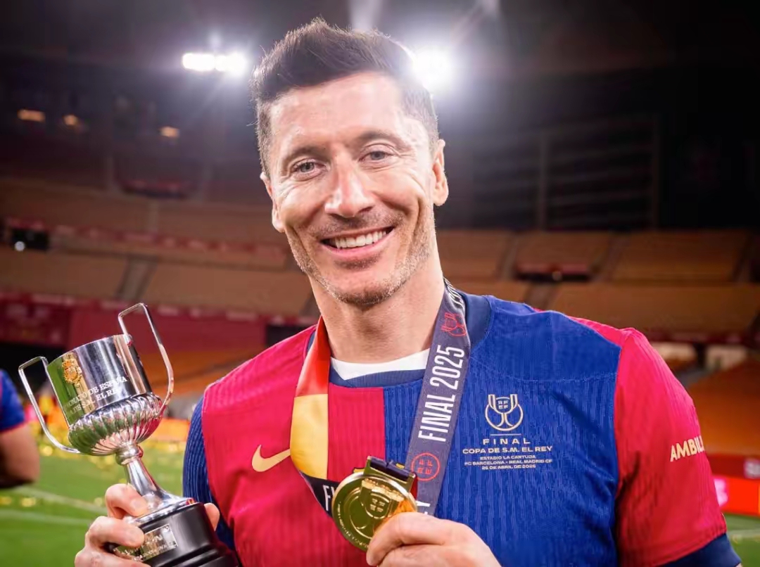 熊猫体育-罗马成功晋级欧冠半决赛，继续征战