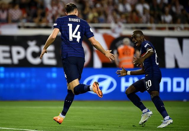 包含法国队完胜英格兰队，奥恰洛夫惊艳四座的词条